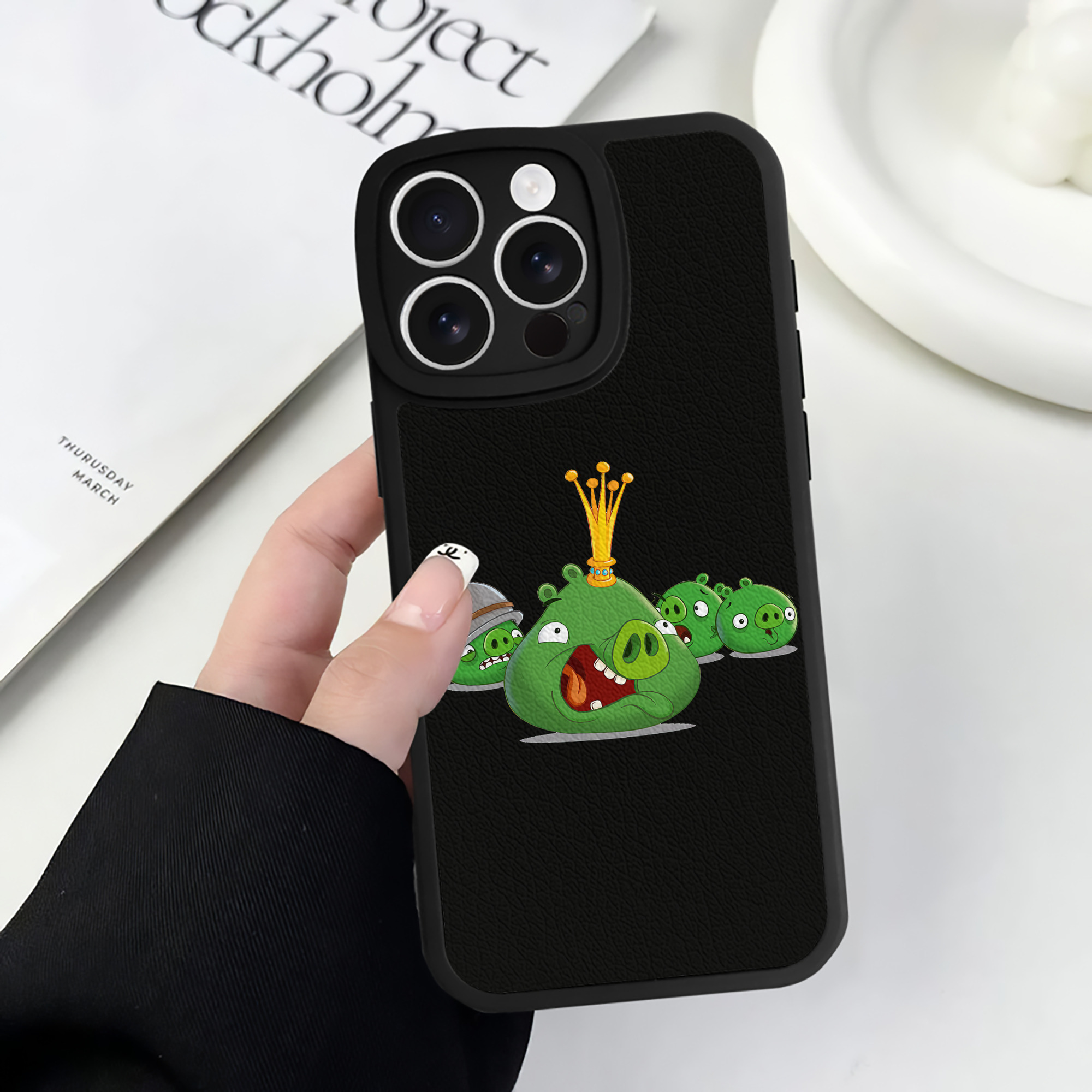 （画像用） Angry Birds アングリーバード 【iPhone 16シリーズ対応】シリコンスマホケース（レザー調） 材質：シリコン